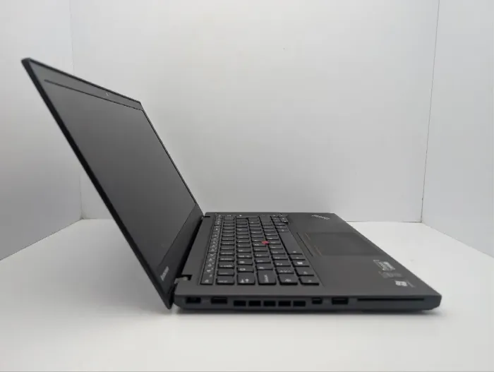 Ноутбук Lenovo ThinkPad T440s / 14" (1600x900) TN / Intel Core i5-4300U (2 (4) ядра по 1.9 - 2.9 GHz) / 8 GB DDR3 / 120 GB SSD / Intel HD Graphics 4400 / WebCam б/в - зображення 4
