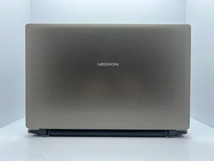 Ноутбук Medion Akoya P6647 / 15.6" (1366x768) TN / Intel Core i3-4100M (2 (4) ядра по 2.5 GHz) / 4 GB DDR3 / 500 GB HDD / nVidia GeForce 825M, 1 GB DDR3, 64-bit / WebCam / Батарея не тримає б/в - зображення 5