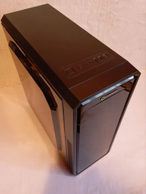Ігровий ПК GameMax G561-FRGB Black Tower / Intel Xeon E5-2650 v2 (8 (16) ядер по 2.6 - 3.4 GHz) / 20 GB DDR3 / 480 GB SSD + 1000 GB HDD / nVidia GeForce GTX 1650, 4 GB GDDR6, 128-bit / 600W б/в - зображення 3
