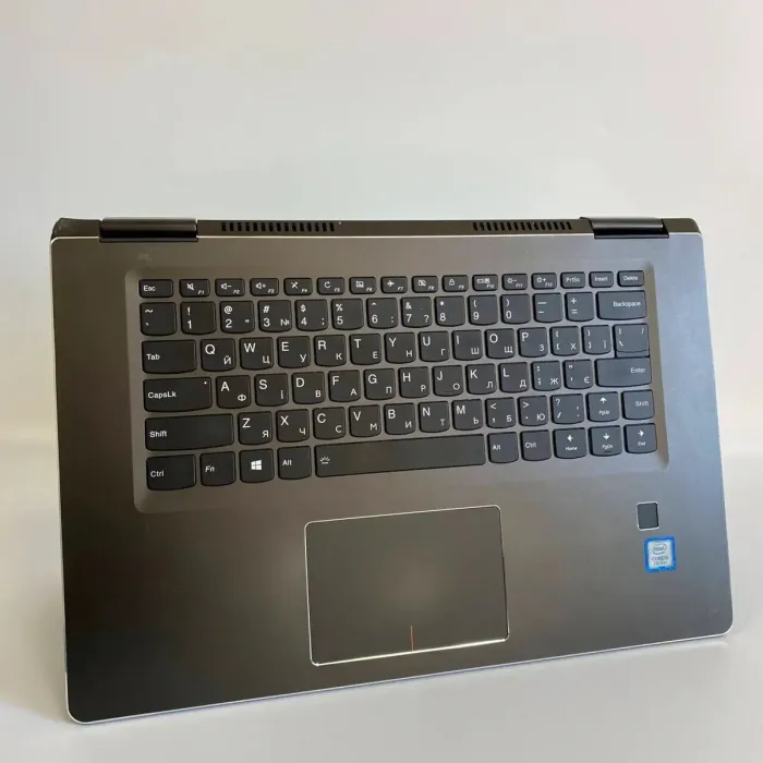 Ноутбук-трансформер Б-клас Lenovo Yoga 720-15IKB / 15.6" (1920x1080) IPS Touch / Intel Core i7-7700HQ (4 (8) ядра по 2.8 - 3.8 GHz) / 16 GB DDR4 / 256 GB SSD / Intel HD Graphics 620 / WebCam б/в - зображення 8
