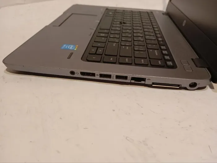 Ноутбук Б-клас HP EliteBook 840 G1 / 14" (1366x768) TN / Intel Core i7-4600U (2 (4) ядра по 2.1 - 3.3 GHz) / 16 GB DDR3 / 240 GB SSD / AMD Radeon HD 8750M, 1 GB DDR3, 128-bit / WebCam б/в - зображення 5