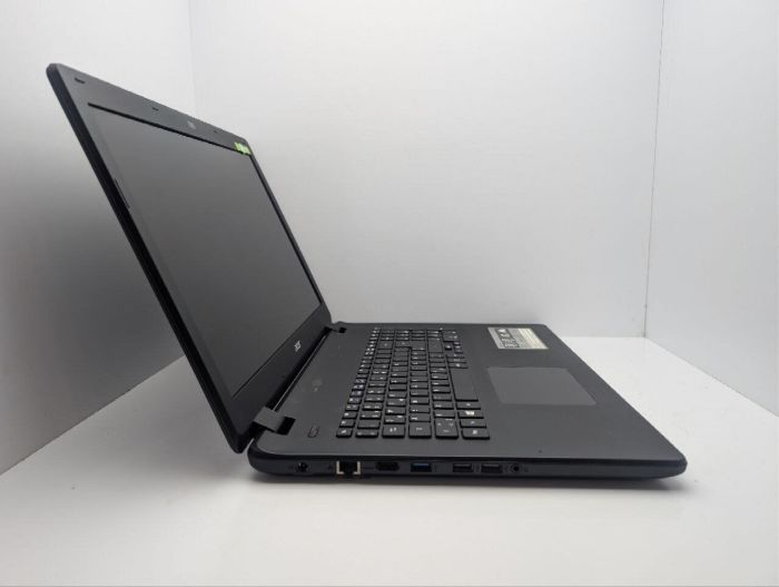 Ноутбук Acer Aspire ES1-731 / 17.3" (1600x900) TN / Intel Pentium N3700 (4 ядра по 1.6 - 2.4 GHz) / 8 GB DDR3 / 120 GB SSD / Intel HD Graphics / WebCam / DVD-ROM б/в - зображення 4