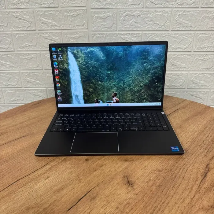 Ігровий ультрабук Б-клас Dell Vostro 15 7510 / 15.6" (1920x1080) IPS / Intel Core i7-11800H (8 (16) ядер по 2.3 - 4.6 GHz) / 16 GB DDR4 / 512 GB SSD / nVidia GeForce RTX 3050, 4 GB GDDR6, 128-bit / WebCam б/в - зображення 2