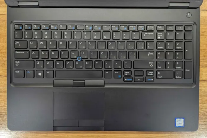 Ноутбук Dell Latitude 5590 / 15.6" (1920x1080) IPS / Intel Core i7-8650U (4 (8) ядра по 1.9 - 4.2 GHz) / 16 GB DDR4 / 512 GB SSD / nVidia GeForce MX130, 2 GB GDDR5, 64-bit / WebCam / Windows 10 б/в - зображення 3