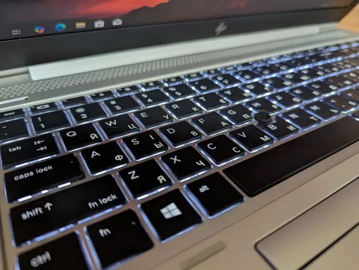 Ультрабук HP EliteBook 850 G5 / 15.6" (1920x1080) IPS / Intel Core i7-7600U (2 (4) ядра по 2.8 - 3.9 GHz) / 16 GB DDR4 / 512 GB SSD / Intel HD Graphics 620 / HDMI / WebCam / Windows 10 б/в - зображення 6