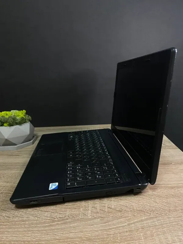 Ноутбук Б-клас Asus X54C / 15.6" (1366x768) TN / Intel Core i3-2330M (2 (4) ядра по 2.2 GHz) / 8 GB DDR3 / 128 GB SSD / Intel HD Graphics 3000 / WebCam / АКБ не тримає б/в - зображення 5