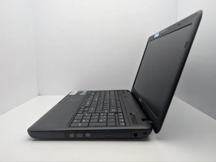 Ноутбук Toshiba Satellite Pro C660 / 15.6" (1366x768) TN / Intel Core i3-380M (2 (4) ядра по 2.53 GHz) / 6 GB DDR3 / 120 GB SSD / Intel HD Graphics / WebCam / DVD-ROM б/в - зображення 5
