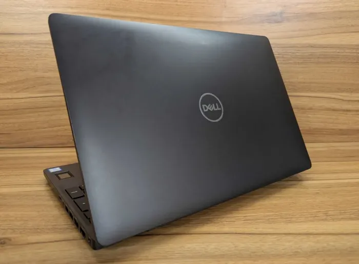 Ноутбук Dell Precision 3540 / 15.6" (1920x1080) IPS / Intel Core i7-8665U (4 (8) ядра по 1.9 - 4.8 GHz) / 16 GB DDR4 / 512 GB SSD / AMD Radeon Pro WX 2100, 2 GB GDDR5, 64-bit / WebCam / TouchID / Windows 10 б/в - зображення 7