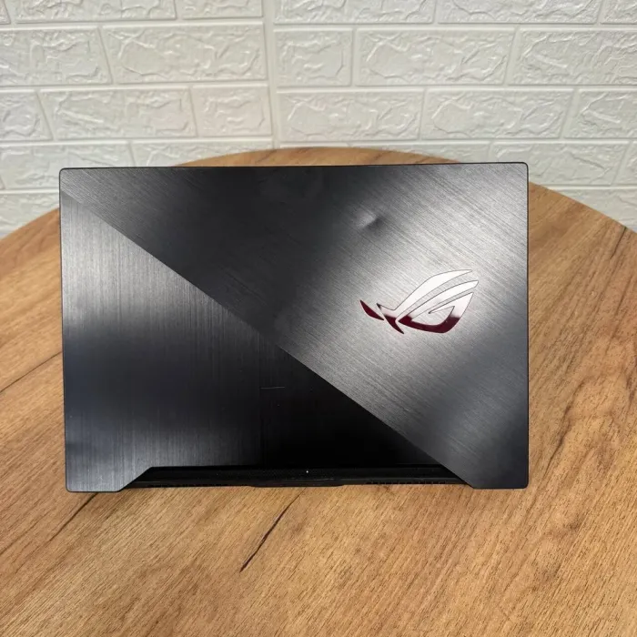 Ігровий ноутбук Б-клас Asus ROG Zephyrus GU502LV / 15.6" (3840x2160) IPS / Intel Core i7-10750H (6 (12) ядер по 2.6 - 5.0 GHz) / 16 GB DDR4 / 512 GB SSD / nVidia GeForce RTX 2060, 6 GB GDDR6, 192-bit б/в - зображення 3