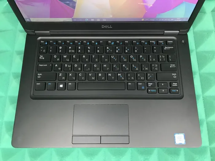 Ноутбук Б-клас Dell Latitude 5490 / 14" (1366x768) TN / Intel Core i5-7300U (2 (4) ядра по 2.6 - 3.5 GHz) / 4 GB DDR4 / 128 GB SSD / Intel HD Graphics 620 / WebCam / USB 3.1 / HDMI / Windows 10 б/в - зображення 4