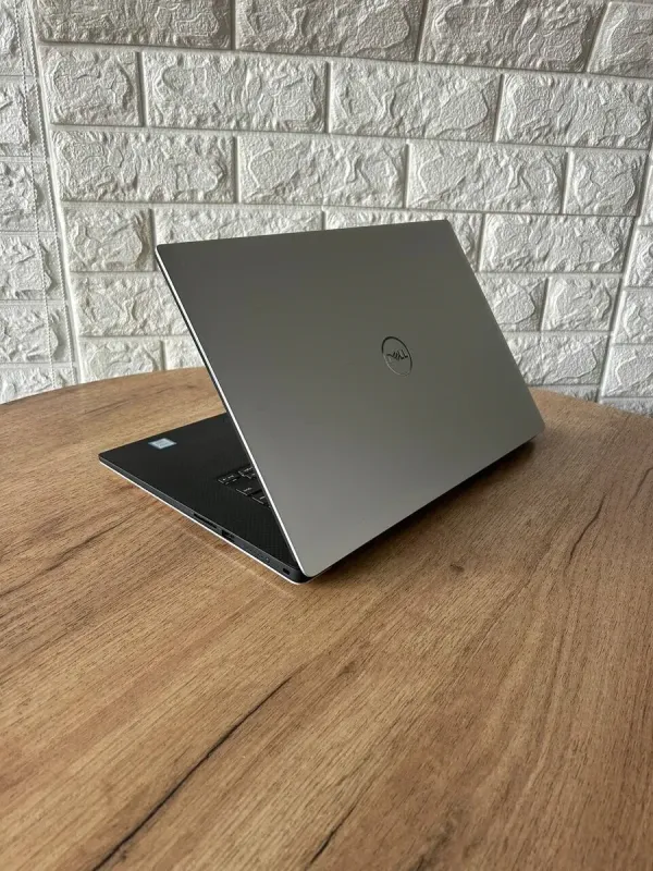 Ігровий ультрабук Б-клас Dell XPS 7590 / 15.6" (1920x1080) IPS / Intel Core i7-9750H (6 (12) ядер по 2.6 - 4.5 GHz) / 16 GB DDR4 / 256 GB SSD M.2 / nVidia GeForce GTX 1650, 4 GB GDDR5, 128-bit / WebCam б/в - зображення 6