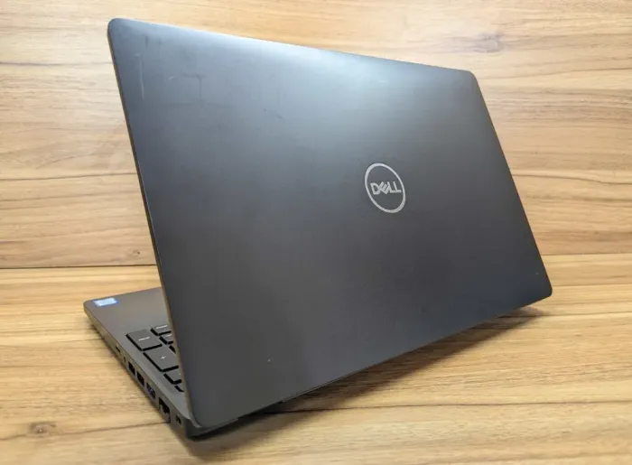 Ноутбук Dell Precision 3540 / 15.6" (1920x1080) IPS / Intel Core i5-8265U (4 (8) ядра по 1.6 - 3.9 GHz) / 16 GB DDR4 / 512 GB SSD / AMD Radeon Pro WX 2100, 2 GB GDDR5, 64-bit / WebCam / HDMI / Windows 10 б/в - зображення 7