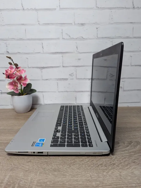 Ноутбук Б-клас Asus R553L / 15.6" (1366x768) TN / Intel Core i3-4030U (2 (4) ядра по 1.9 GHz) / 8 GB DDR3 / 128 GB SSD / Intel HD Graphics 4400 / WebCam / DVD-ROM б/в - зображення 6