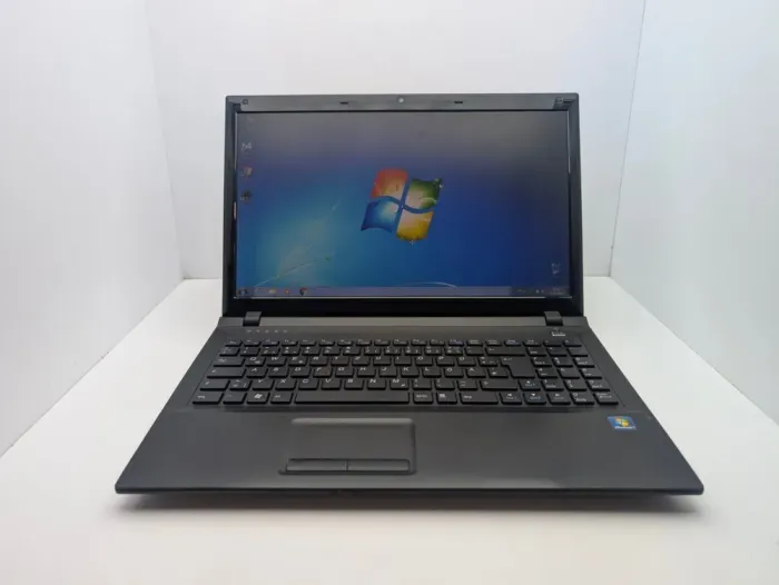 Ноутбук Terra Mobile 1528 / 15.6" (1366x768) TN / Intel Pentium B940 (2 ядра по 2.0 GHz) / 6 GB DDR3 / 320 GB HDD / Intel HD Graphics / WebCam б/в - зображення 2