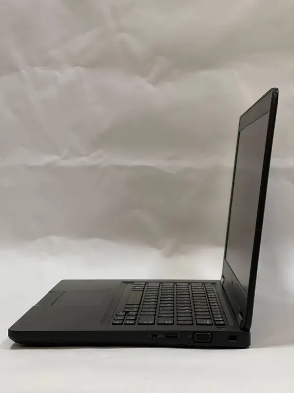 Ультрабук Б-клас Dell Latitude 5490/14" (1366x768) TN / Intel Core i3-8130U (2 (4) ядра по 2.2 - 3.4 GHz) / 8 GB DDR4 / 128 GB SSD / Intel HD Graphics 620  / WebCam / Windows 10 Pro + Бездротова мишка б/в - зображення 7