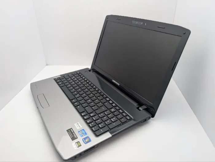 Ноутбук Medion Akoya P6812 / 15.6" (1366x768) TN / Intel Core i3-2330M (2 (4) ядра по 2.2 GHz) / 6 GB DDR3 / 750 GB HDD / nVidia GeForce GT 555M, 1 GB GDDR3, 128-bit / WebCam / АКБ не тримає б/в - зображення 7