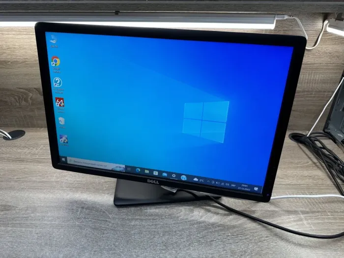 Монітор Dell P2213f / 22" (1680x1050) TN / VGA, DVI, DisplayPort, USB 2.0 б/в - зображення 2