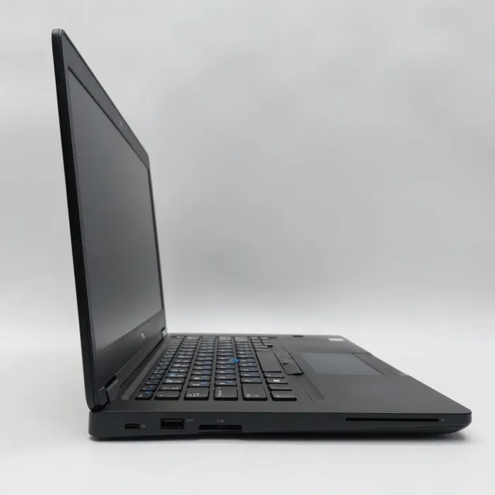 Ноутбук Dell Latitude 5490 / 14" (1920x1080) TN / Intel Core i7-8650U (4 (8) ядра по 1.9 - 4.2 GHz) / 16 GB DDR4 / 256 GB SSD / Intel UHD Graphics 620 / WebCam / USB 3.1 / HDMI б/в - зображення 4