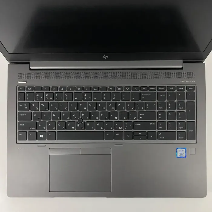 Ноутбук Б-клас HP Zbook 15u G6 / 15.6" (1920x1080) IPS / Intel Core i7-8665U (4 (8) ядра по 1.9 - 4.8 GHz) / 16 GB DDR4 / 256 GB SSD / Intel UHD Graphics / WebCam / TouchID б/в - изображение 3