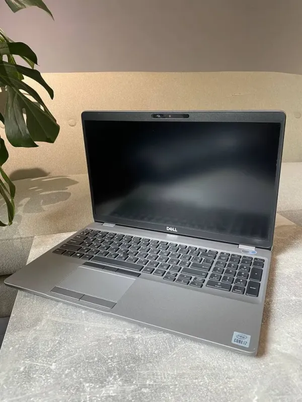 Ноутбук Dell Latitude 5511 / 15.6" (1920x1080) TN / Intel Core i7-10850H (6 (12) ядер по 2.7 - 5.1 GHz) / 32 GB DDR4 / 512 GB SSD / Intel UHD Graphics / WebCam / Win 11 б/в - зображення 2