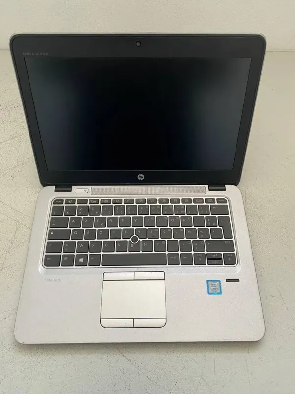 Нетбук Б-клас HP EliteBook 820 G3 / 12.5" (1920x1080) TN / Intel Core i5-7200U (2 (4) ядра по 2.5 - 3.1 GHz) / 8 GB DDR4 / 128 GB SSD / Intel HD Graphics 620 / WebCam б/в - зображення 2