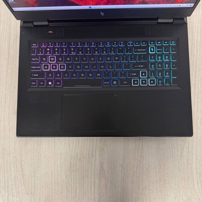 Ігровий ноутбук Б-класу Acer Nitro 17 AN17-51 / 17,3" (2560x1440) IPS / Intel Core i7-13700H (14 (20) ядер по 3,7 - 5,0 ГГц) / 16 ГБ DDR5 / 1000 ГБ SSD NVMe / nVidia GeForce RTX 4060, 8 ГБ GDDR6, 128-bit / WebCam б/в - изображение 3