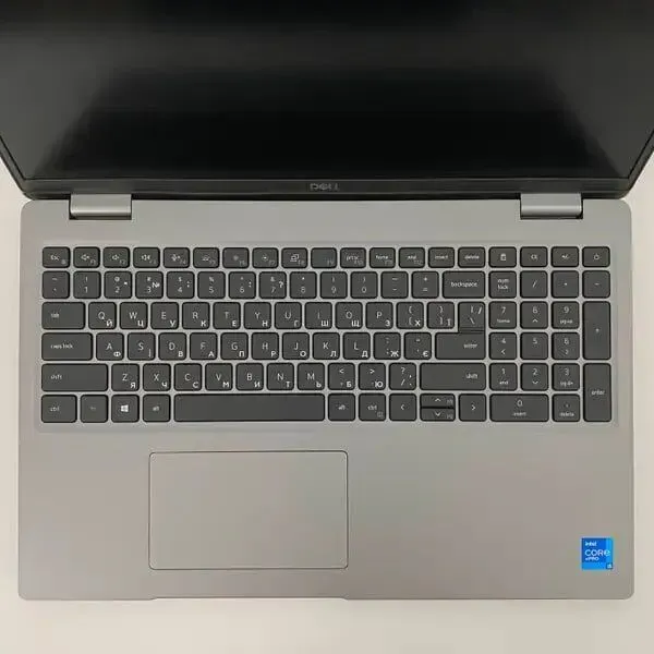 Ультрабук Б-клас Dell Latitude 5520 / 15.6" (1920x1080) IPS / Intel Core i5-1145G7 (4 (8) ядра по 2.6 - 4.4 GHz) / 16 GB DDR4 / 512 GB SSD / Intel Iris Xe Graphics / WebCam / HDMI б/в - зображення 3