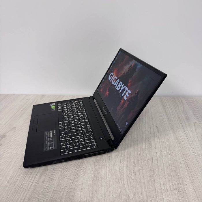 Ігровий ноутбук Б-класу Gigabyte G5 KC / 15,6" (1920x1080) IPS / Intel Core i5-10500H (6 (12) ядер по 2,5 - 4,5 ГГц) / 16 ГБ DDR4 / 512 ГБ SSD NVMe / nVidia GeForce RTX 3060, 6 ГБ GDDR6, 192-біт / WebCam б/в - зображення 5