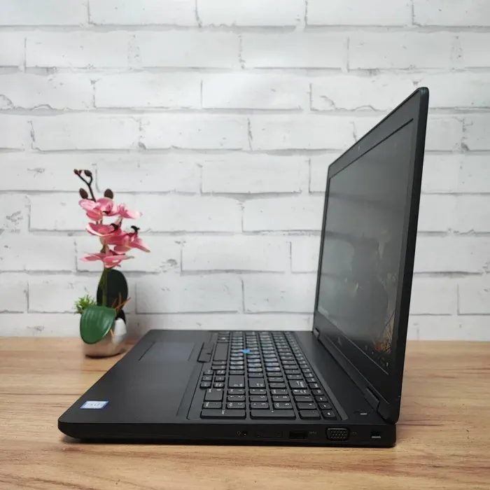 Ноутбук Б-клас Dell Latitude 5580 / 15.6" (1920x1080) TN / Intel Core i5-6300U (2 (4) ядра по 2.4 - 3.0 GHz) / 16 GB DDR4 / 128 GB SSD / Intel HD Graphics 520 / WebCam б/в - зображення 8