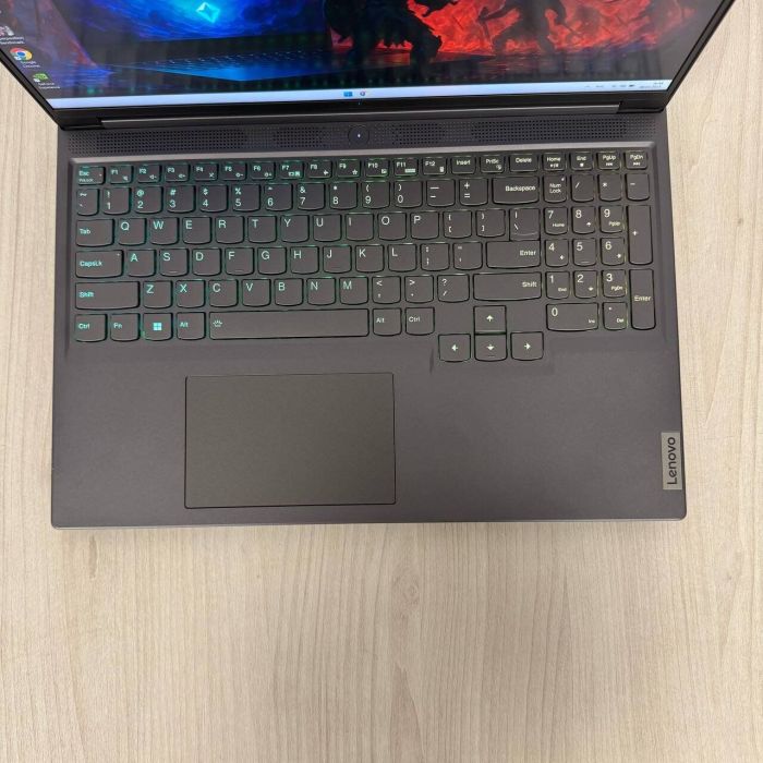 Ігровий ноутбук Lenovo Legion Slim 5 16APH8 / 16" (2560x1600) IPS / AMD Ryzen 7 7840HS (8 (16) ядер по 3.8 - 5.1 GHz) / 16 GB DDR5 / 512 GB SSD NVMe / nVidia GeForce RTX 4060, 8 GB GDDR6, 128-bit / WebCam б/в - зображення 7