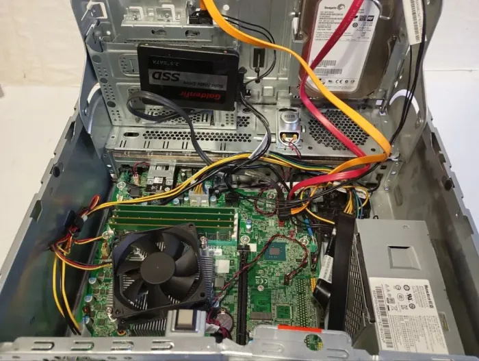 ПК Lenovo ThinkCentre M710t Tower / Intel Core i3-6100 (2 (4) ядра по 3.7 GHz) / 16 GB DDR4 / 240 GB SSD + 500 GB HDD / Intel HD Graphics 630 / DVD-RW б/в - зображення 5