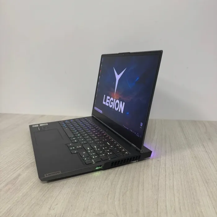 Ігровий ноутбук Lenovo Legion 7 15IMHg05 / 15.6" (1920x1080) IPS / Intel Core i7-10875H (8 (16) ядер по 2,3 - 5,1 ГГц) / 16 ГБ DDR4 / 512 ГБ SSD / nVidia GeForce RTX 2080 Super Max-Q, 8 ГБ GDDR6, 256-біт / WebCam б/в - зображення 6