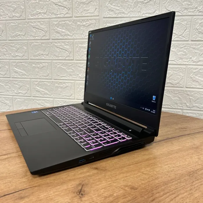 Ігровий ноутбук Б-клас Gigabyte G5 MD / 15.6" (1920x1080) IPS / Intel Core i5-11400H (6 (12) ядер 4.5 GHz) / 16 GB DDR4 / 512 GB SSD / nVidia GeForce RTX 3050 Ti, 4 GB GDDR6, 128-bit / WebCam б/в - зображення 5
