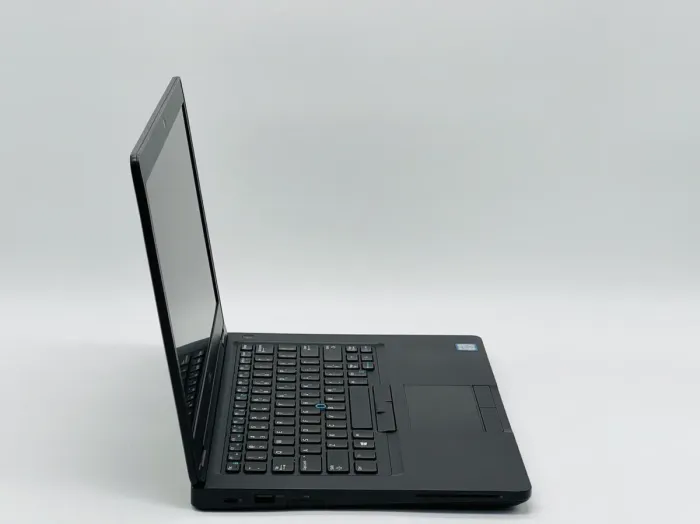 Ультрабук Б-клас Dell Latitude 5490 / 14" (1366x768) TN / Intel Core i5-8350U (4 (8) ядра по 1.7 - 3.6 GHz) / 8 GB DDR4 / 240 GB SSD / Intel UHD Graphics 620 / WebCam / HDMI б/в - зображення 3