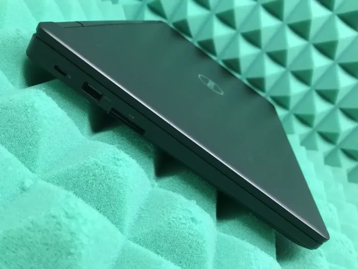 Ноутбук Б-клас Dell Latitude 5480 / 14" (1920x1080) IPS / Intel Core i5-7440HQ (4 ядра по 2.8 - 3.8 GHz) / 8 GB DDR4 / 256 GB SSD M.2 / Intel HD Graphics 630 / USB 3.1 / HDMI / Windows 11 б/в - зображення 5