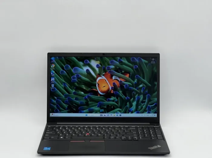 Ультрабук Lenovo ThinkPad E15 Gen 2 / 15.6" (1920x1080) TN / Intel Core i3-1115G4 (2 (4) ядра по 3.0 - 4.1 GHz) / 16 GB DDR4 / 240 GB SSD / Intel UHD Graphics / WebCam б/в - зображення 2