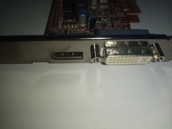 Дискретна відеокарта AMD Firepro V3800, 512 MB DDR3, 64-bit / 1x DVI, 1x DispleyPort б/в - зображення 4