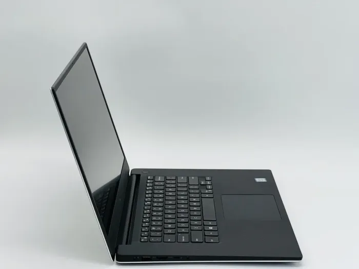 Мобільна робоча станція Dell Precision 5540 / 15.6" (1920x1080) IPS / Intel Xeon E-2276M (6 (12) ядер по 2.8 - 4.7 GHz) / 16 GB DDR5 / 512 GB SSD / nVidia Quadro T2000, 4 GB GDDR5, 128-bit / WebCam б/в - зображення 3