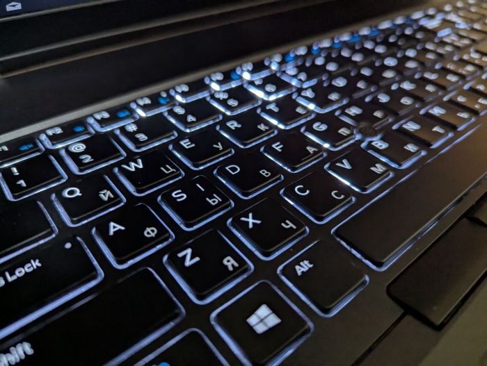 Мобільна робоча станція Dell Precision 7740 / 17,3" (1920x1080) IPS / Intel Core i7-9750H (6 (12) ядер по 2,6 - 4,5 ГГц) / 64 ГБ DDR4 / 1000 ГБ SSD / nVidia Quadro RTX 4000, 8 ГБ GDDR6, 256-біт / HDMI / WebCam / Windows 10 б/в - зображення 6