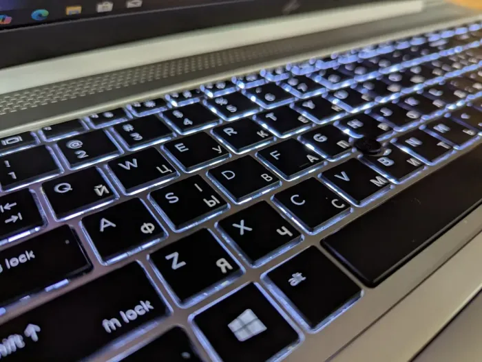 Ультрабук Б-клас HP EliteBook 850 G6 / 15.6" (1920x1080) IPS / Intel Core i5-8365U (4 (8) ядра по 1.6 - 4.1 GHz) / 16 GB DDR4 / 512 GB SSD / Intel UHD Graphics / WebCam / TouchID / Windows 10 б/в - зображення 7