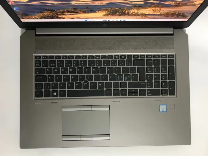 Мобільна робоча станція Б-класу HP ZBook 17 G5 / 17,3" (1920x1080) IPS / Intel Core i7-8850H (6 (12) ядра по 2,6 - 4,3 ГГц) / 32 ГБ DDR4 / 512 ГБ SSD NVMe / nVidia Quadro P3200, 6 ГБ GDDR5, 192-біт / WebCam / Win 11 Pro б/в - зображення 9