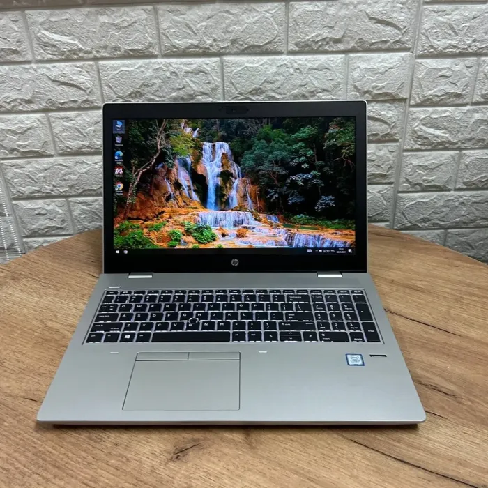 Ноутбук Б-клас HP ProBook 650 G4 / 15.6" (1920x1080) IPS / Intel Core i7-8550U (4 (8) ядра по 1.8 - 4.0 GHz) / 16 GB DDR4 / 256 GB SSD / Intel UHD Graphics 620 / WebCam б/в - зображення 2