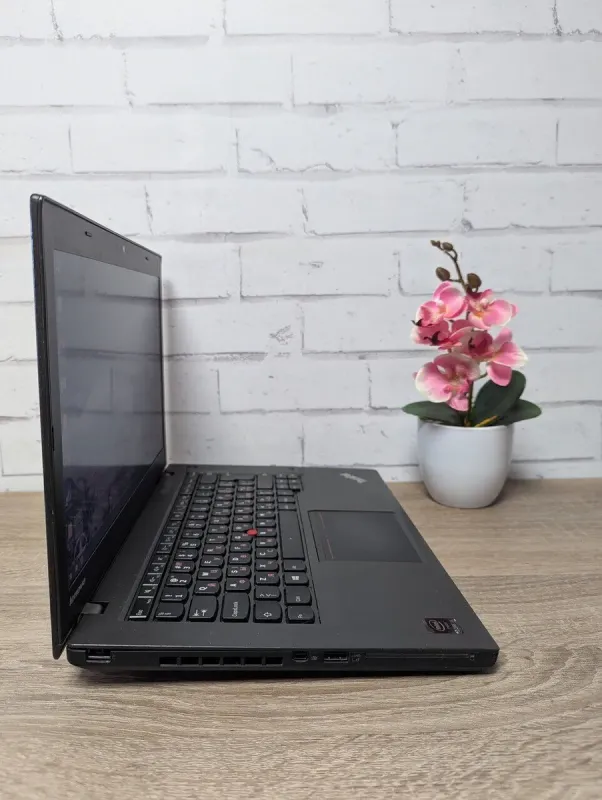 Ноутбук Б-клас Lenovo ThinkPad T440 / 14" (1600x900) TN / Intel Core i5-4210U (2 (4) ядра по 1.7 - 2.7 GHz) / 8 GB DDR3 / 128 GB SSD / Intel HD Graphics 4400 / WebCam б/в - зображення 8