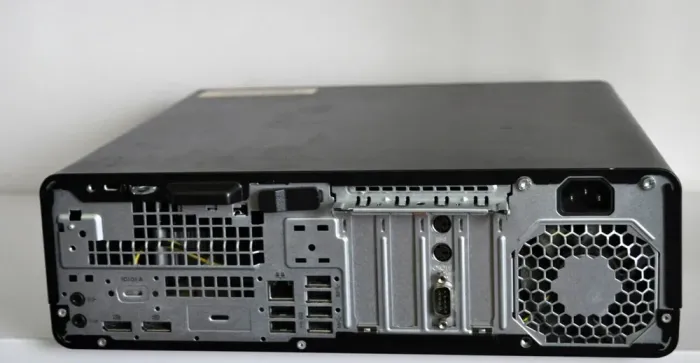 Комп'ютер HP EliteDesk 800 G3 SFF / Intel Core i5-6500 (4 ядра по 3.2 - 3.6 GHz) / 4 GB DDR4 / 320 GB HDD / Intel HD Graphics 530 / DVD-ROM / Windwos 10 Pro б/в - зображення 3
