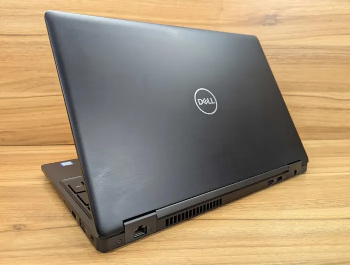 Ноутбук Dell Latitude 5590 / 15.6" (1920x1080) IPS / Intel Core i7-8650U (4 (8) ядра по 1.9 - 4.2 GHz) / 16 GB DDR4 / 512 GB SSD / nVidia GeForce MX130, 2 GB GDDR5, 64-bit / WebCam / Windows 10 б/в - зображення 6