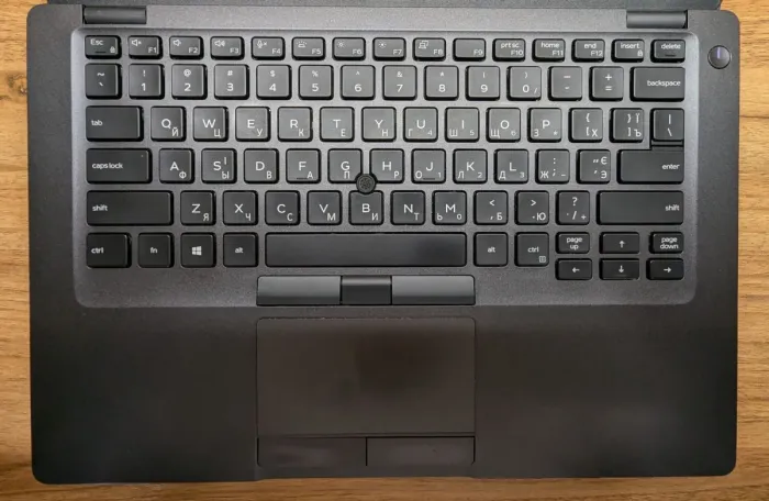 Ультрабук Б-клас Dell Latitude 5400 / 14" (1920x1080) IPS / Intel Core i5-8265U (4 (8) ядра по 1.6 - 3.9 GHz) / 16 GB DDR4 / 512 GB SSD / Intel UHD Graphics 620 / WebCam / HDMI / Windows 10 б/в - зображення 3