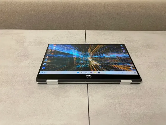 Ігровий ультрабук-трансформер Dell XPS 15 9575 / 15.6" (1920x1080) IPS Touch / Intel Core i7-8705G (4 (8) ядра по 3.1 - 4.1 GHz) / 16 GB DDR4 / 512 GB SSD M.2 / AMD Radeon RX Vega M GL, 4 GB HBM2, 256-bit / WebCam б/в - зображення 7