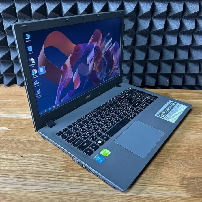 Ноутбук Б-клас Acer Aspire E5-573 / 15.6" (1366x768) TN / Intel Core i7-5500U (2 (4) ядра по 2.4 - 3.0 GHz) / 8 GB DDR3 / 256 GB SSD / nVidia GeForce 920M, 4 GB GDDR3, 64-bit / WebCam б/в - зображення 6