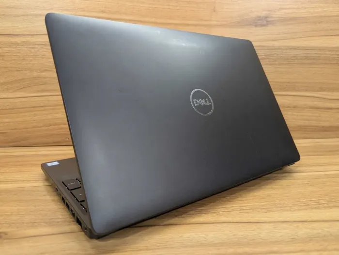 Мобільна робоча станція Dell Precision 3541 / 15,6" (1920x1080) IPS / Intel Core i7-9850H (6 (12) ядер по 2,6 - 4,6 ГГц) / 16 ГБ DDR4 / 512 ГБ SSD / nVidia Quadro P620, 4 ГБ GDDR5 128-bit / WebCam / HDMI / Windows 10 б/в - зображення 7