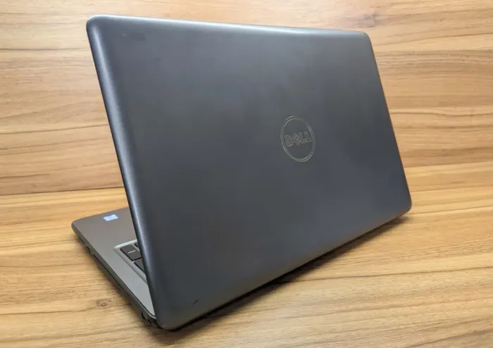 Ноутбук Б-клас Dell Inspiron 5567 / 15.6" (1366x768) TN / Intel Core i5-7200U (2 (4) ядра по 2.5 - 3.1 GHz) / 8 GB DDR4 / 240 GB SSD / Intel HD Graphics 620 / WebCam / Windows 10 б/в - зображення 7